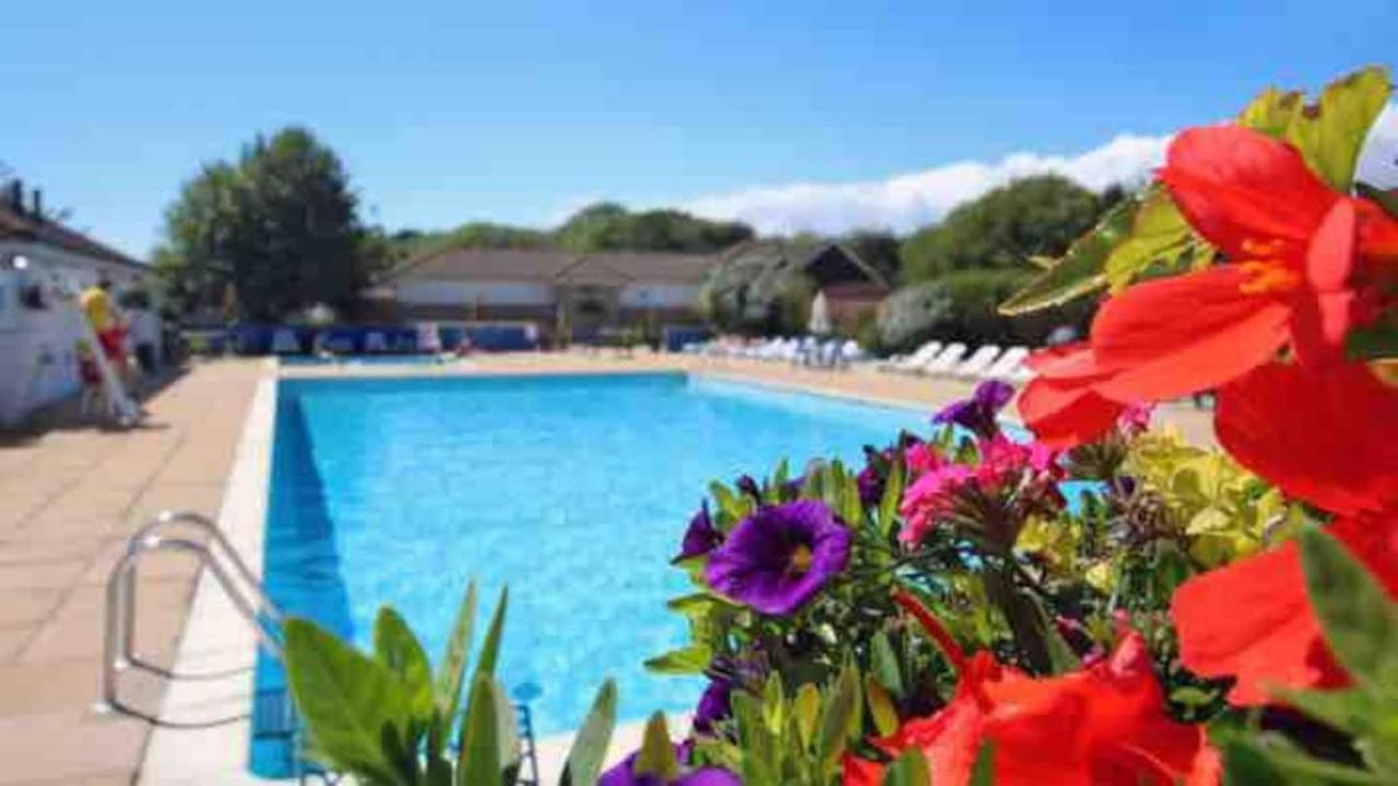 Hotel Heavenly Haven Lymington Esterno foto